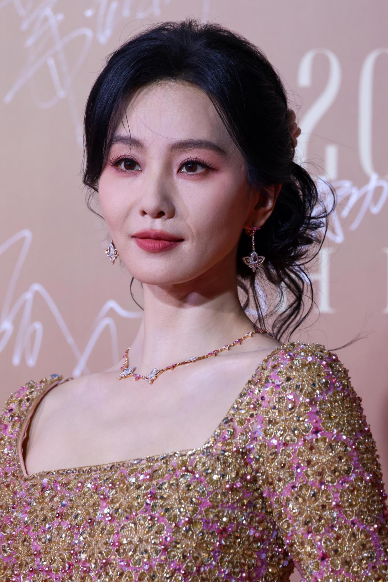 刘诗诗现场生图脸部近照皱纹显现[3]